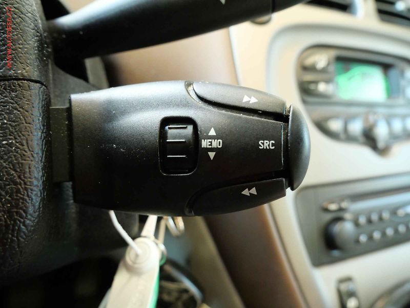 Citroën Xsara Picasso (2005) 1.8i, 1.maj, AC, panor - fotka 15 z 20