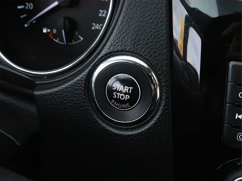 Nissan Qashqai (2015) 1.2 DIG-T, Automat, ČR,1.maj - fotka 17 z 28