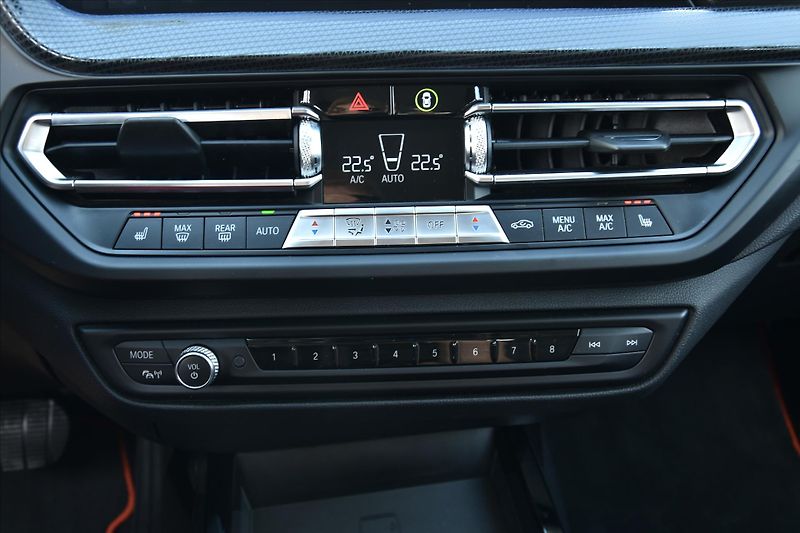 BMW Řada 1 118d 110kW NAVIGACE DPH ČR - fotka 21 z 25