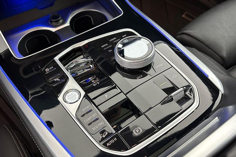 BMW X7 xDrive40i - fotka 26 z 29