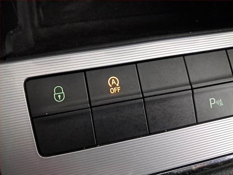 Škoda Octavia (2014) Ambition 1.2 TSI, Navi - fotka 19 z 22
