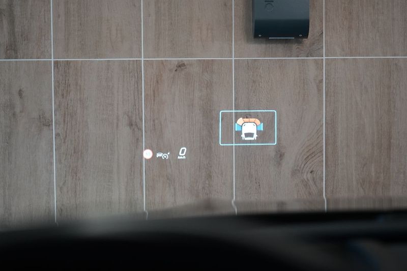 Mercedes-Benz Třídy C 300d 4MATIC AMG, Panorama, HUD - fotka 27 z 50