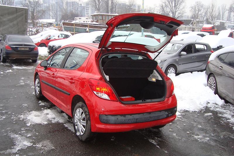 Peugeot 207 (2010) 1.4i, Zakoup.v ČR, Naj.70 Tis. - fotka 10 z 52