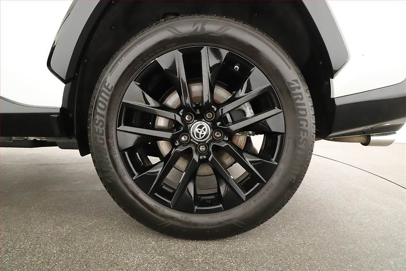 Toyota RAV4 (2023) 2.5 Hybrid - fotka 20 z 20