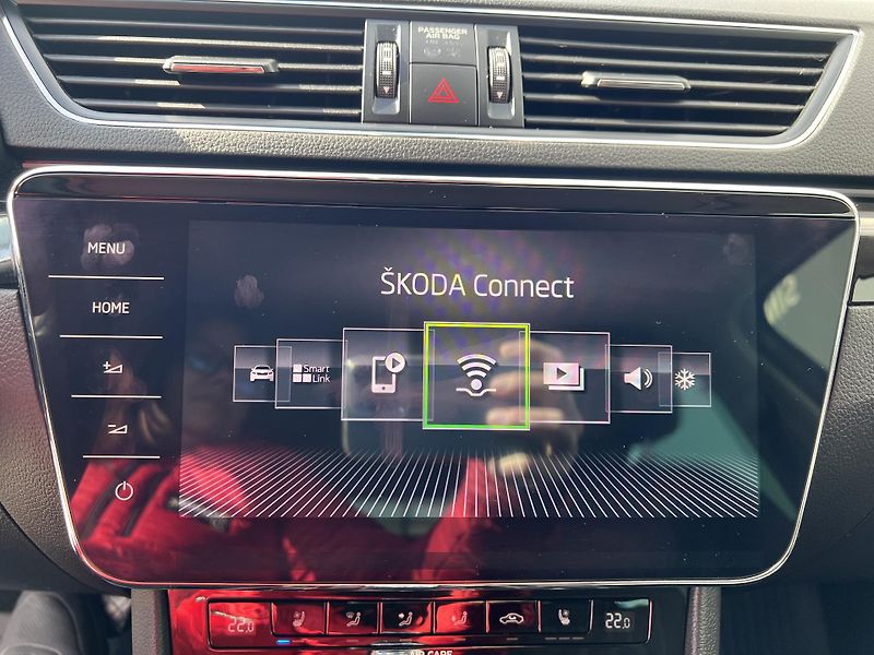 Škoda Superb (2017) 2,0TDi140kW Laurin&Klement DSG - fotka 25 z 42