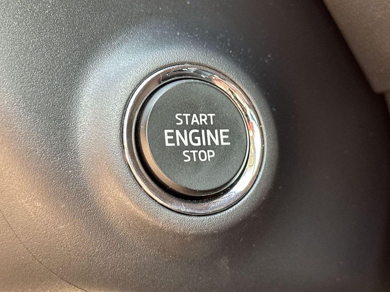 Škoda Karoq (2022) 1.0 TSI Ambition - fotka 16 z 32