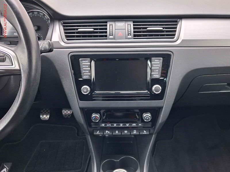 Škoda Rapid (2016) 1.2 TSi, Joy, xenon, navi - fotka 12 z 18