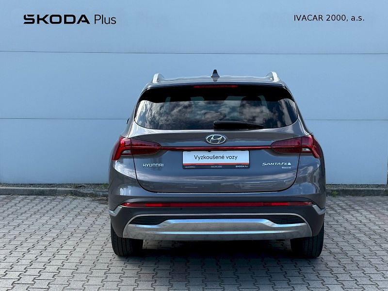 Hyundai Santa Fe (2023) 2.2 CRDi 142 kW 4x4 - fotka 6 z 22