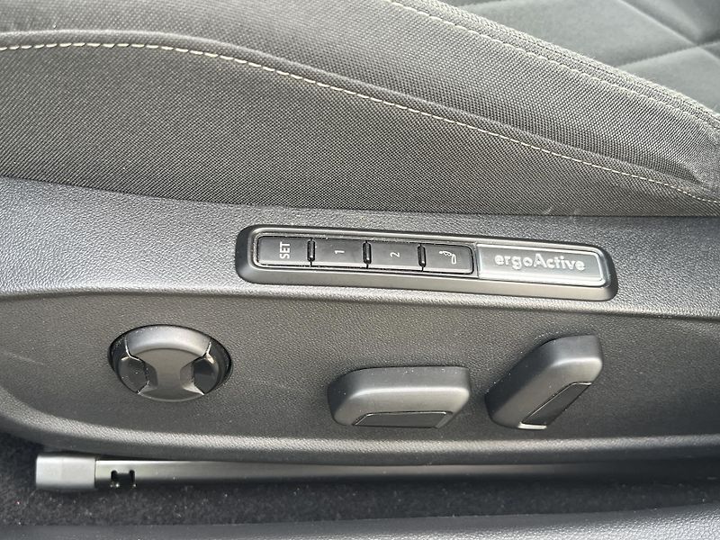 Volkswagen Golf Variant (2022) 1,5TSi 110kW STYLE DSG - fotka 25 z 41