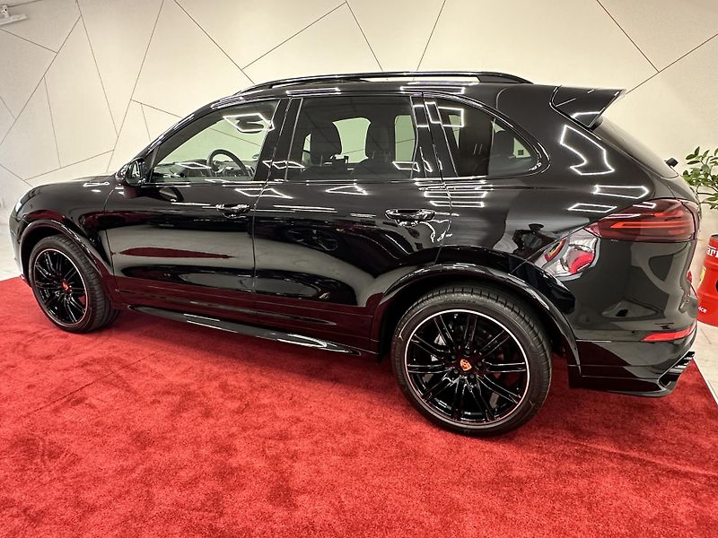 Porsche Cayenne (2016) V8 Diesel*Bose*Pano*TOP*DPH - fotka 3 z 17