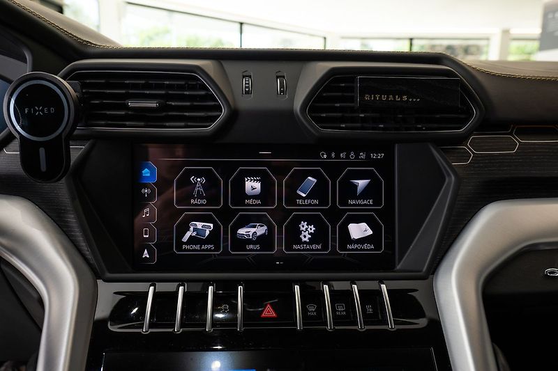 Lamborghini Urus 23/B&O 3D/Pano/Full ADAS/DAB+ - fotka 12 z 24