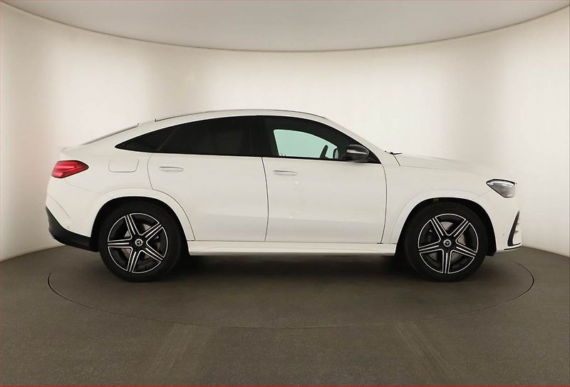Mercedes-Benz GLE (2023) 450 d 4MATIC - fotka 6 z 21