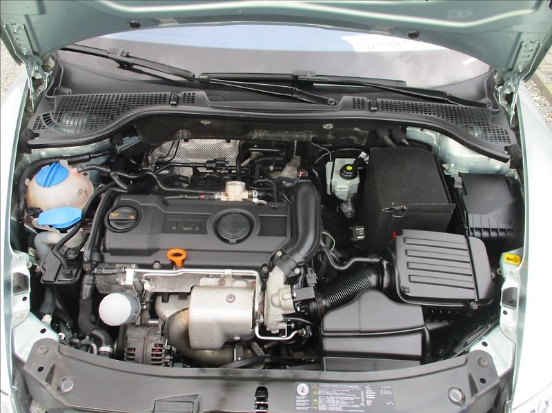 Škoda Octavia 1,4 TSI, klima,xenon,servis, - fotka 24 z 36
