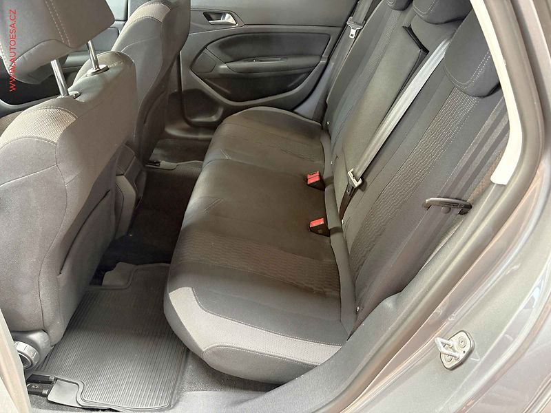 Peugeot 308 (2016) 1.2PT SW, ČR, AC, navi - fotka 10 z 16