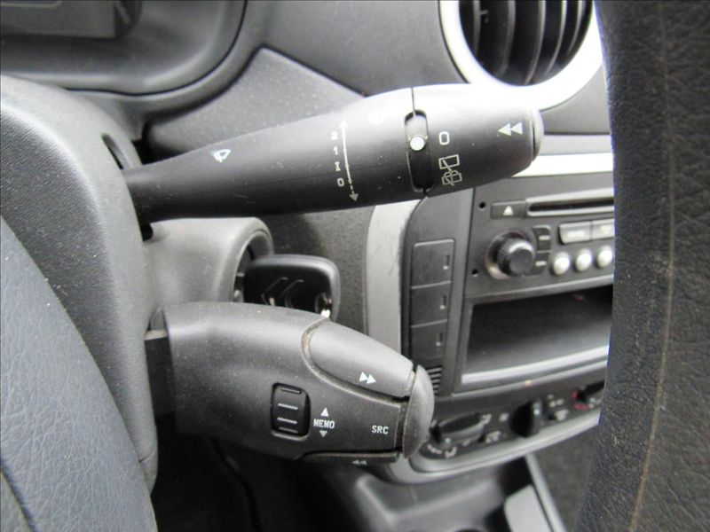 Citroën C2 1,1 i 44kW - fotka 18 z 25