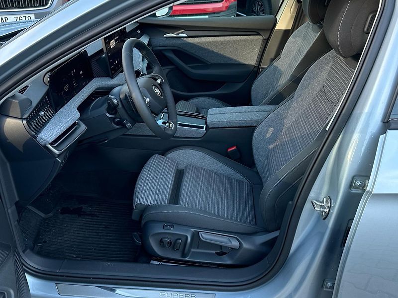 Škoda Superb Combi Selection 4x4 2.0 TDI 14 - fotka 11 z 17