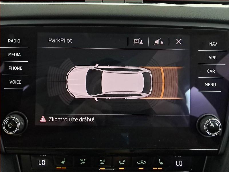 Škoda Octavia (2017) Scout 2.0 TDI, 4X4, Automat - fotka 17 z 20
