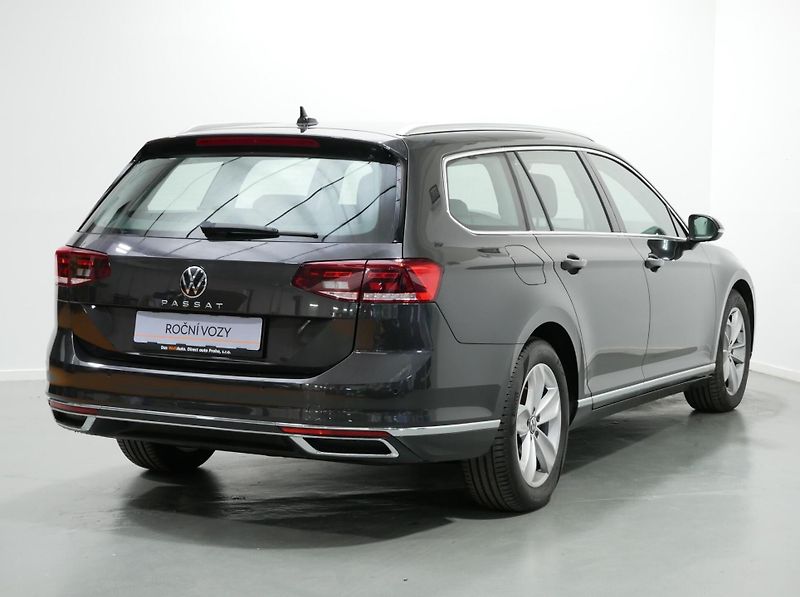 Volkswagen Passat - fotka 2 z 21