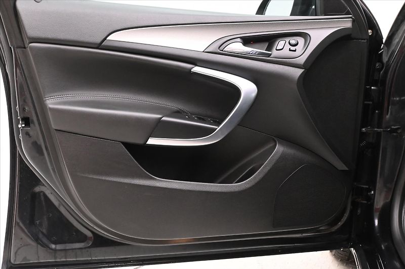 Opel Insignia 2,0 CDTI 103kW Bi-Xen tažné - fotka 23 z 30