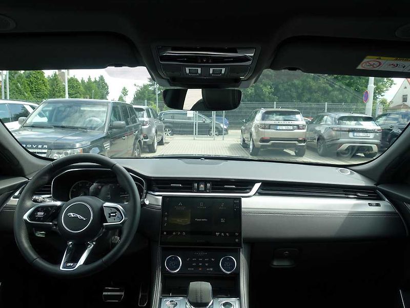 Jaguar F-Pace 2,0 R-Dynamic SE D200 4x4 - fotka 18 z 43