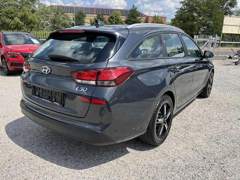 Hyundai i30 (2021) 1.6CRDI 85Kw 1.Majitel - fotka 7 z 20