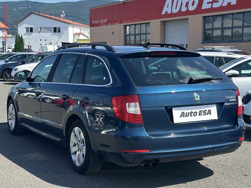 Škoda Superb (2011) 1.6 TDi, Ambition - fotka 6 z 18