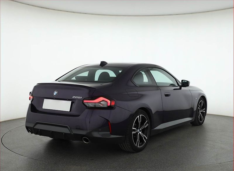 BMW Řada 2 (2022) 220 i - fotka 5 z 24