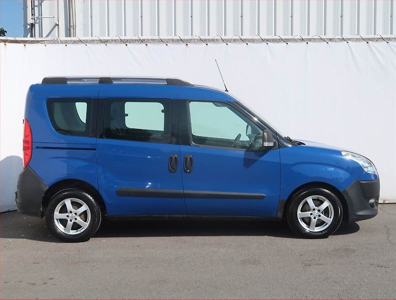 Fiat Dobló (2011) 1.6 MultiJet, 5Míst, ČR, DPH - fotka 6 z 16