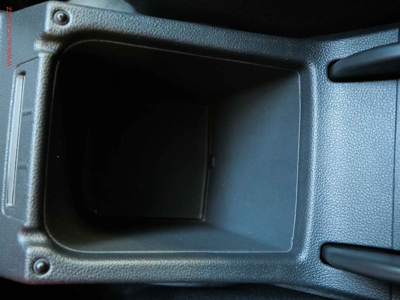 Volkswagen Golf (2021) 1.5ETSI, 2.maj,ČR, AT, navi - fotka 23 z 24