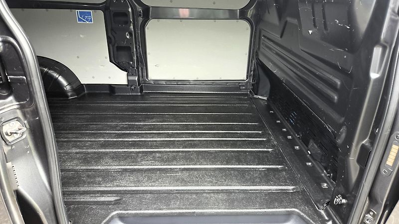 Ford Transit Custom (2025) VAN L2 - 3 místa-2,0 125kw/170 - fotka 8 z 26