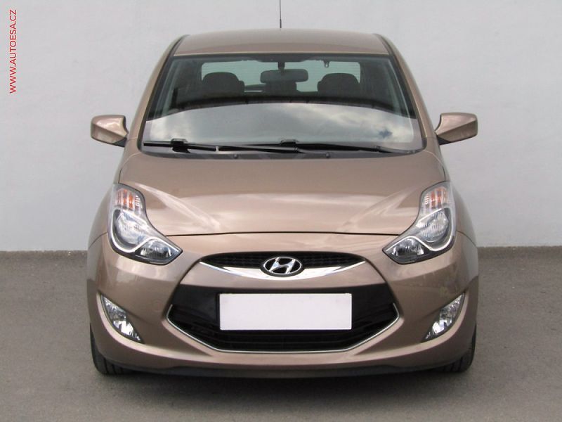 Hyundai ix20 (2015) 1.4 CVVT, 1.maj,ČR, Trikolor - fotka 2 z 3
