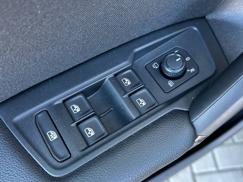 Volkswagen Tiguan (2020) 1.5 TSI Life - fotka 24 z 31