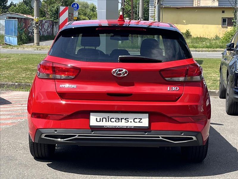 Hyundai i30 1,5 GDI  SMART NAVI 1maj ČR - fotka 6 z 21