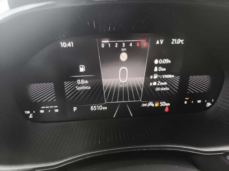 Škoda Fabia Top Selection 1.0 TSI 85kW DSG - fotka 10 z 25