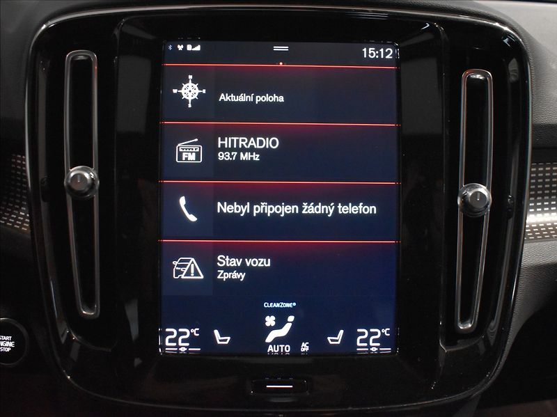 Volvo XC40 2,0 B4 AWD R-design BLIS - fotka 17 z 25