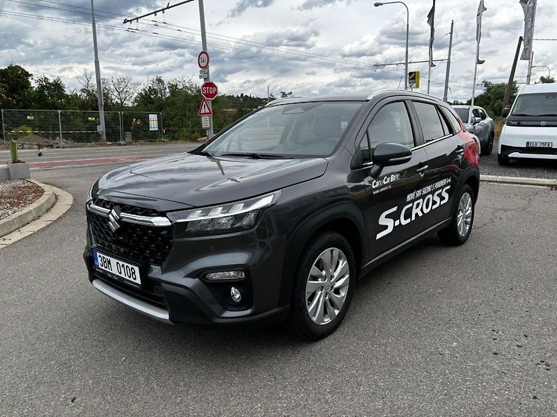 Suzuki S-Cross 4x4 automat Premium - fotka 3 z 12