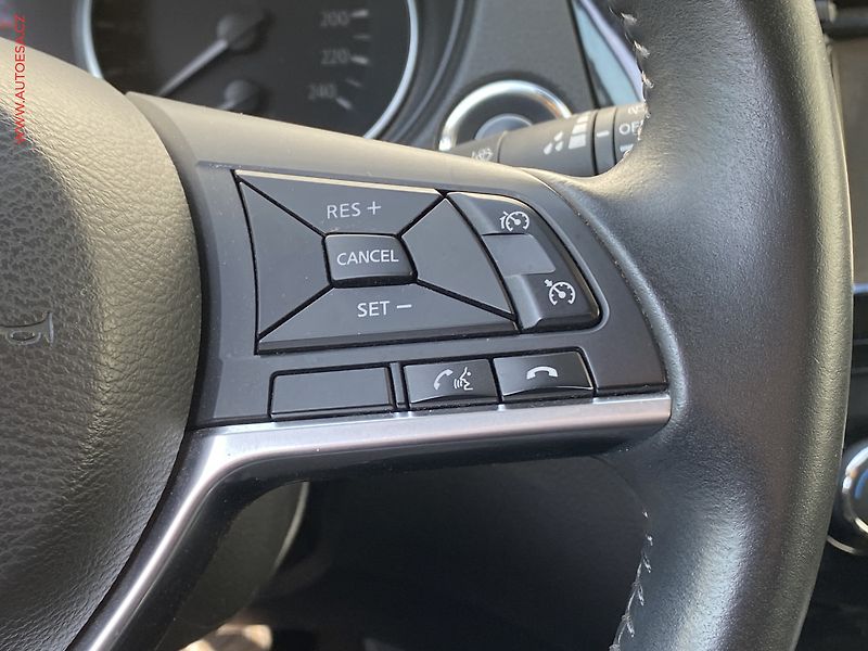 Nissan Qashqai (2018) 1.2 DIG-T, N-Connecta, LED - fotka 14 z 19