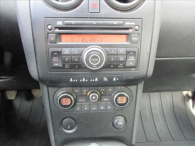 Nissan Qashqai 1,5 Dci, Dual klima, VADA MOTO - fotka 19 z 24
