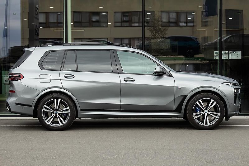 BMW X7 3,0   xDrive40d ČR MpaketHarma - fotka 5 z 32