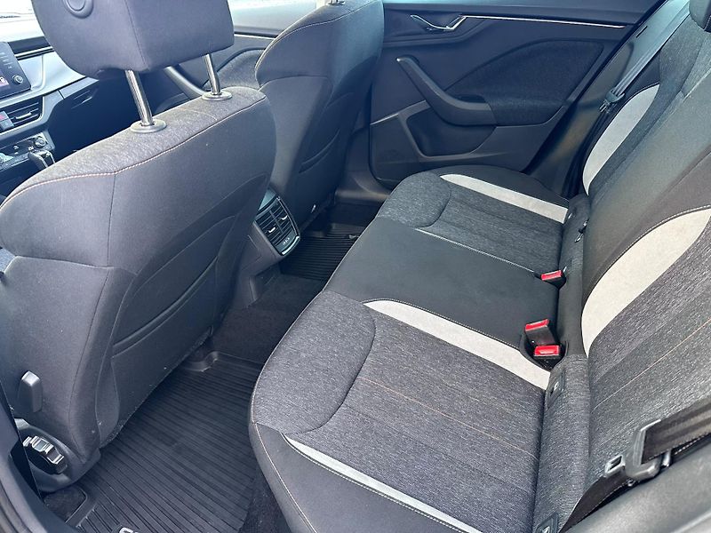 Škoda Scala 1.5 TSI 110kW Style - fotka 17 z 18