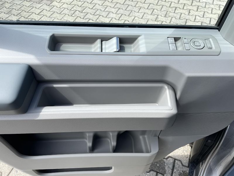 Kia PV5 (2026) 5P 4x2 ELITE 120 KW + 71,2 KW - fotka 11 z 28
