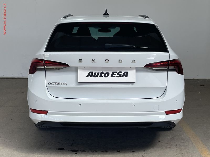 Škoda Octavia (2022) 1.5TSi, ČR, Style, LED, park - fotka 5 z 17