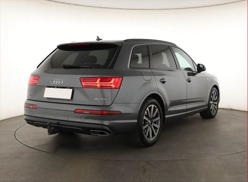 Audi Q7 (2019) S-Line 50 TDI - fotka 5 z 21
