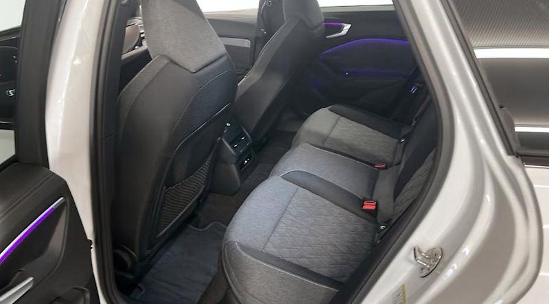 Audi A5 Avant 2.0 TDI Q S-Line Ambient - fotka 13 z 19