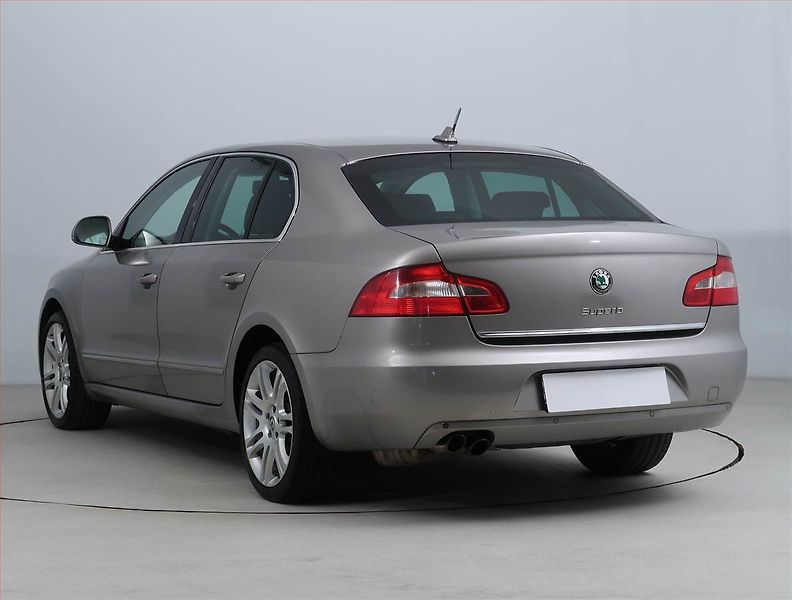 Škoda Superb (2008) 2.0 TDI, Automat, Serv.kniha - fotka 4 z 19