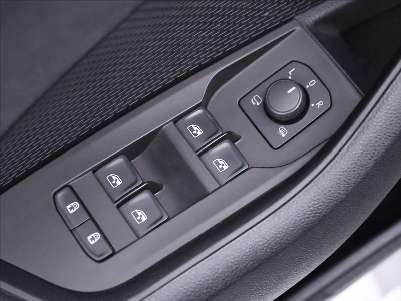 Škoda Octavia 2,0 TDI RS 4x4 DSG First Editi - fotka 15 z 33