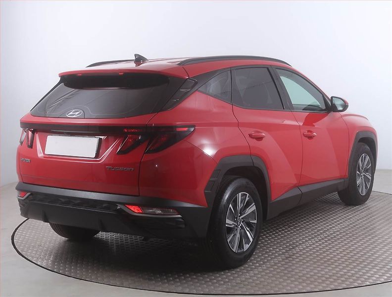 Hyundai Tucson (2022) Family 1.6 T-GDI - fotka 5 z 15