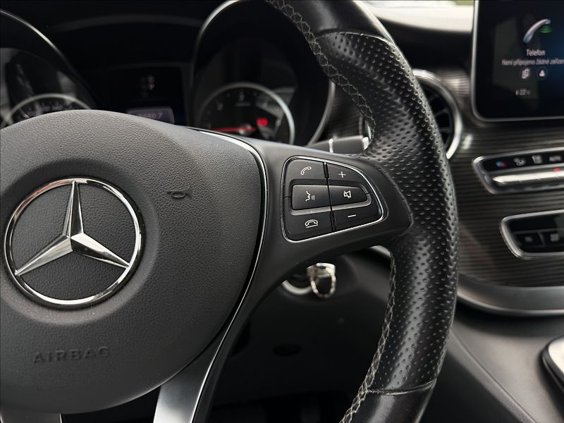 Mercedes-Benz Třídy V 300d L 4MATIC - fotka 14 z 28