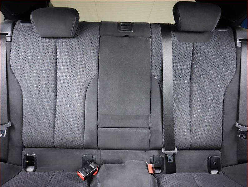 BMW Řada 4 (2019) 418d, Automat, Serv.kniha - fotka 10 z 21