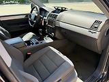 Volkswagen Touareg (2006) 2.5TDI 4x4 Tažné 3.5T Manuál - náhled 9